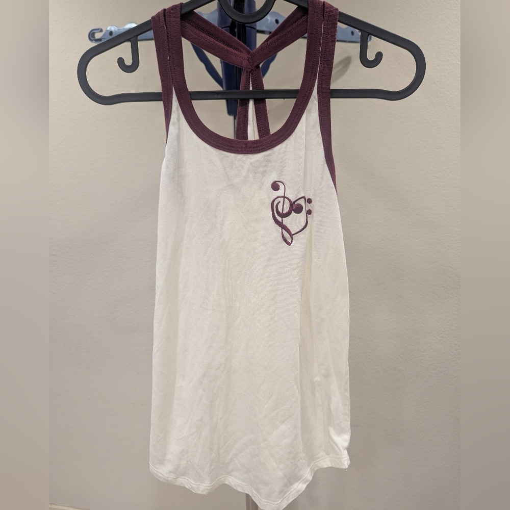 Hot Topic Black Matter Clef Notes Heart Tank Juniors S Cream Burgundy